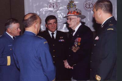“Chatting with the Generals” General Campbell, General R.R.Henault, S/Sgt R.B. Cathline & CWO Reno St. Germain
